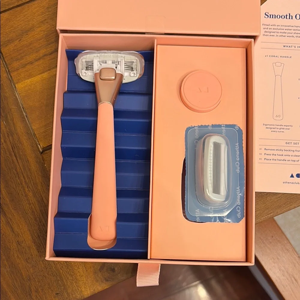 Athena Club Peach Razor Set - Picture 2 of 3